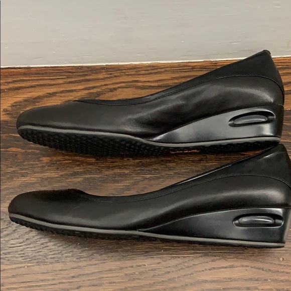 Cole Haan Nike Air Flats - size 9.5B - Picture 1 of 5